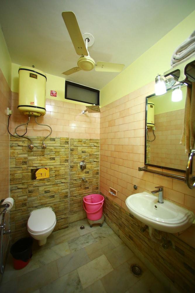 Hotel Sundeep Inn New Delhi Extérieur photo