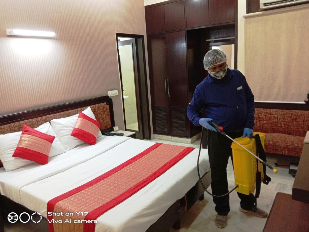 Hotel Sundeep Inn New Delhi Extérieur photo