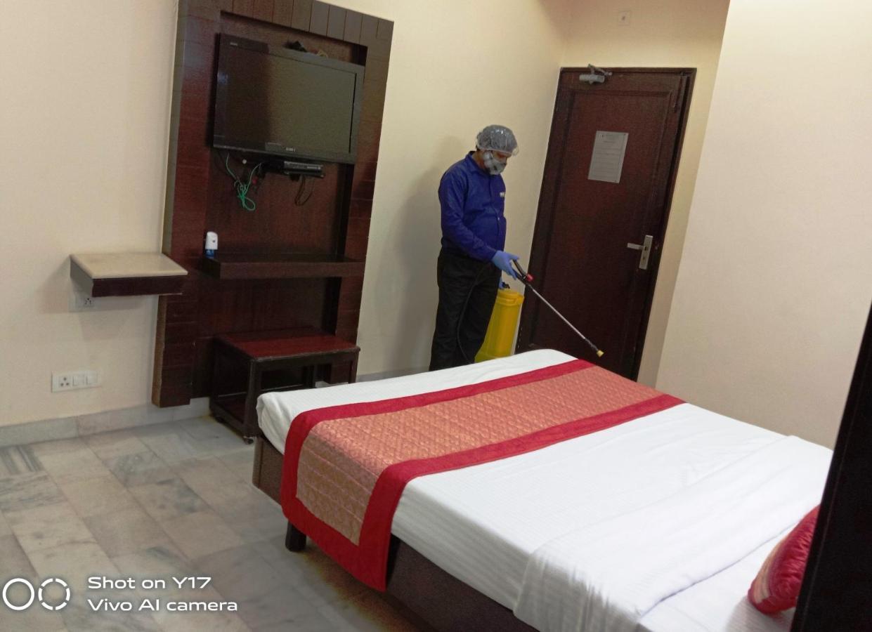 Hotel Sundeep Inn New Delhi Extérieur photo