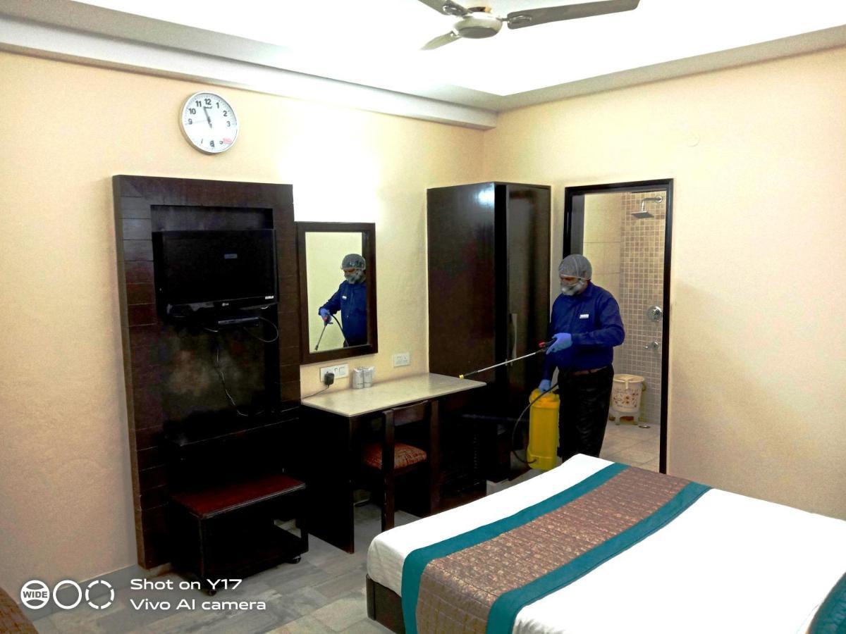 Hotel Sundeep Inn New Delhi Extérieur photo