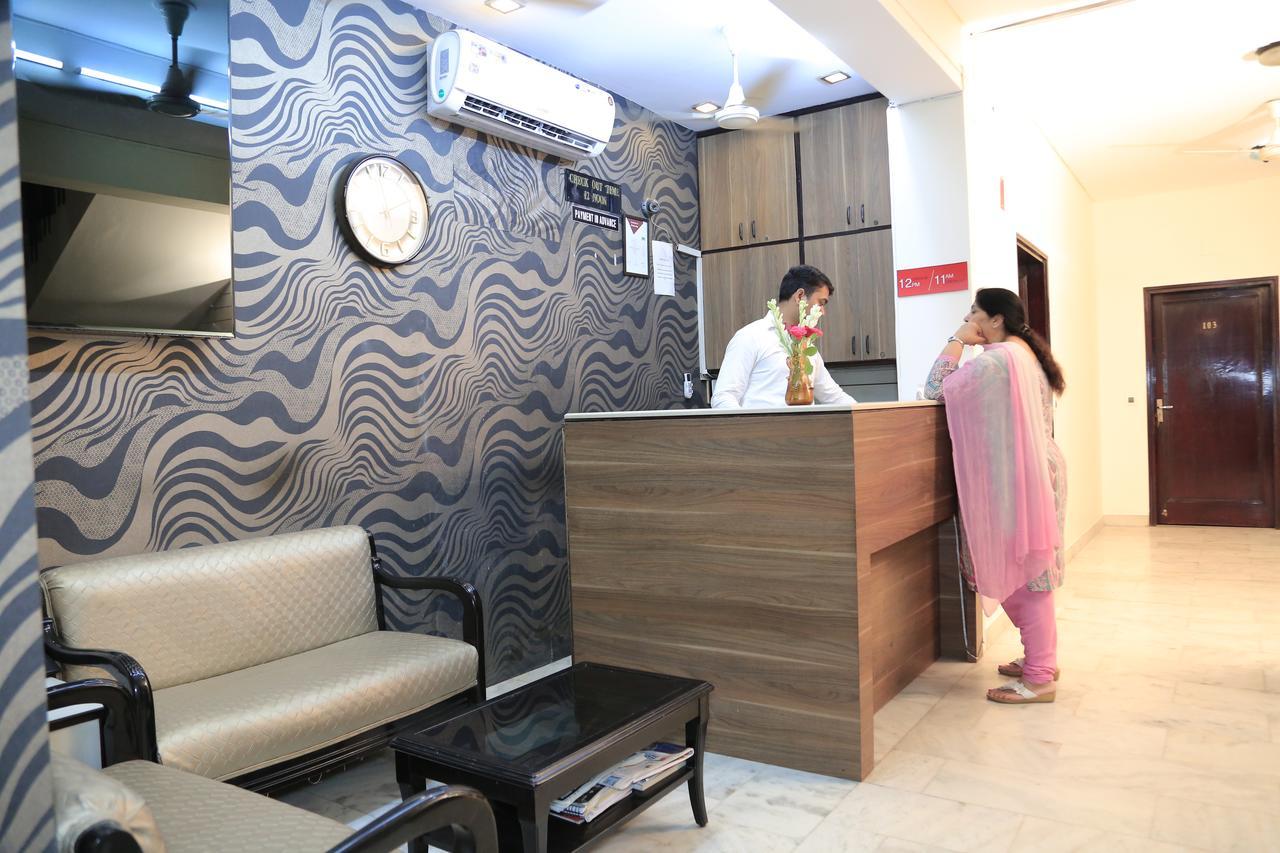 Hotel Sundeep Inn New Delhi Extérieur photo